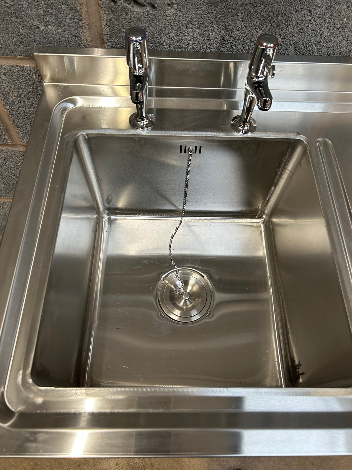 1000x600x900mm Commercial Sink & Tap